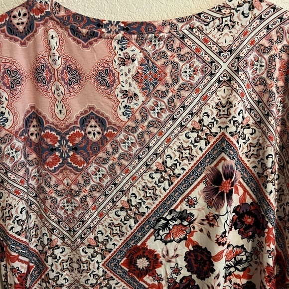 Black and Red 24/7 Floral Shirt Size XXL - Picture 9 of 9